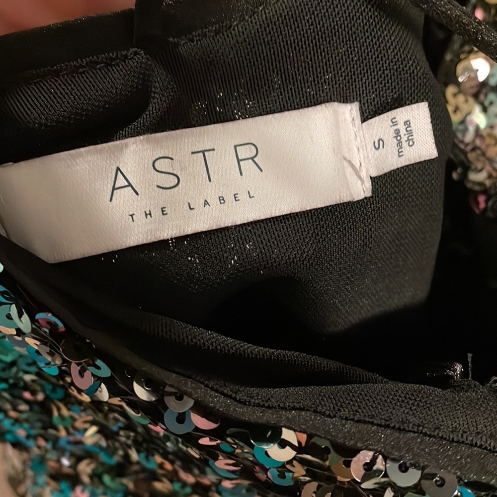 Astr The Label Cowl Neck Sequin Top Nwot - image 4